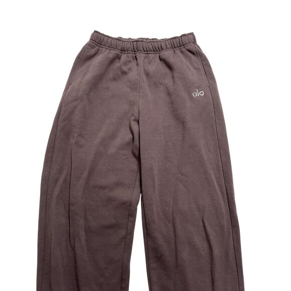 ALO Yoga Accolade Sweatpants in Raisinette - Picture 5 of 7